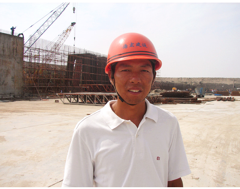 【人(rén)物(wù)志(zhì)】敬業(yè)創造未來(lái) 勤奮鑄就(jiù)輝煌──記海(hǎi)門(mén)項目部土(tǔ)方工(gōng)程項目部經理(lǐ)徐志(zhì)堅