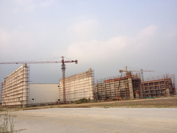 海(hǎi)新項目部塗裝車(chē)間(jiān)主體(tǐ)結構封頂