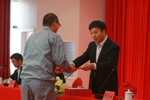 2012年(nián)上(shàng)半年(nián)度優秀員(yuán)工(gōng)表彰大(dà)會(huì)勝利召開(kāi)