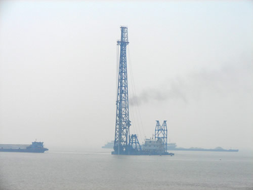 中遠(yuǎn)重工(gōng)碼頭開(kāi)工(gōng)