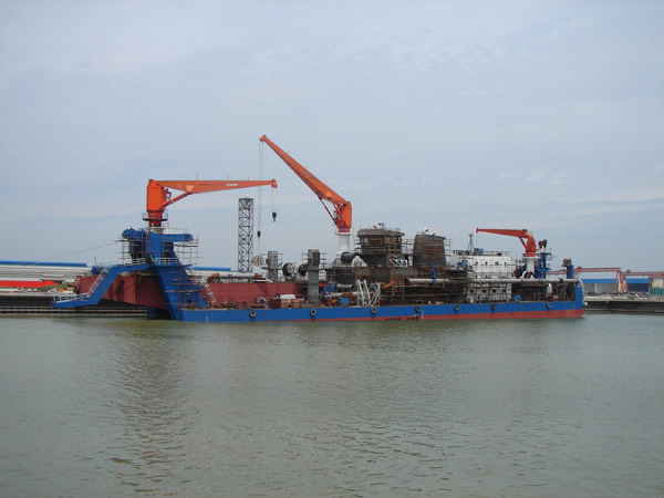 4500m3/h絞吸挖泥船(chuán)進入調試階段